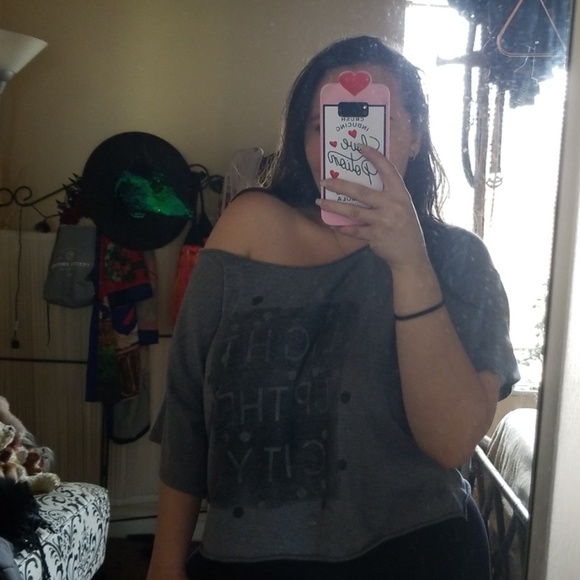 Flowy off shoulder crop top - Picture 4 of 4